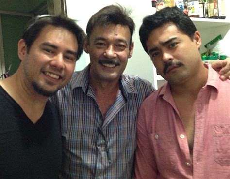 mark gil children.
